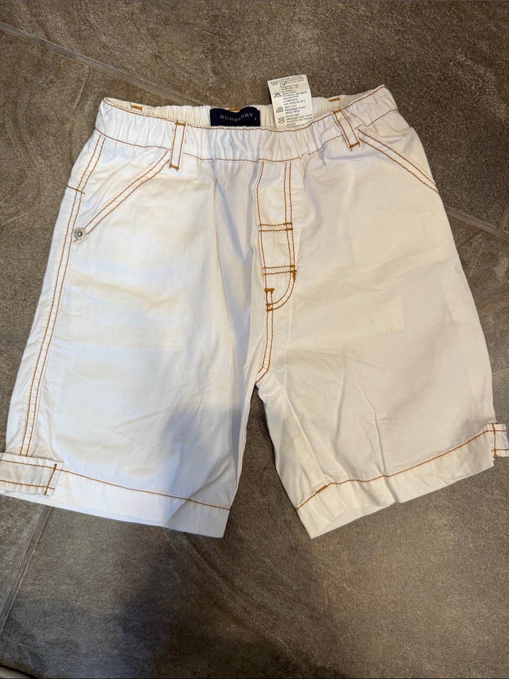 Burberry toddler boys size 3 White Cotton Shorts with Contrast Stitching